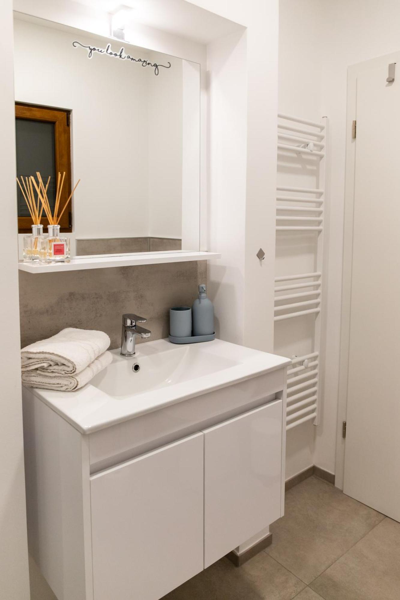 Oliver Street Apartment Випава Экстерьер фото